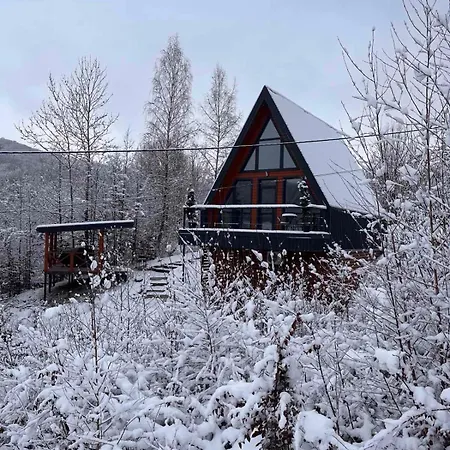 Pyramida House *