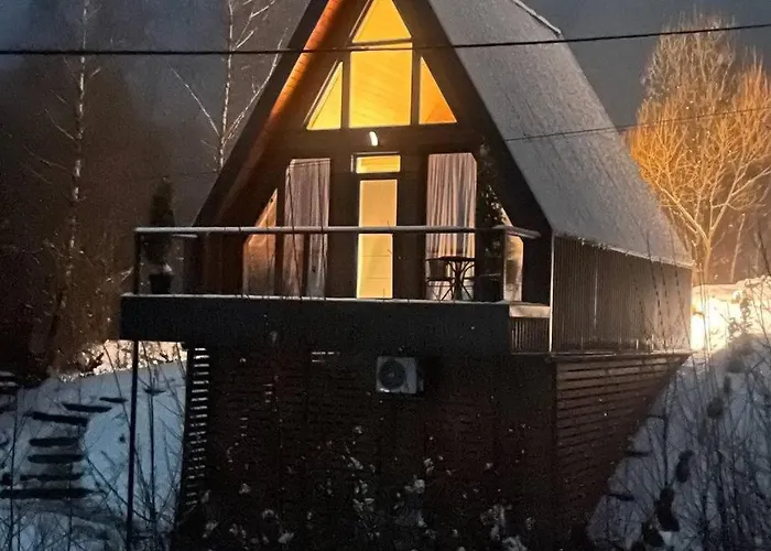 Pyramida House *