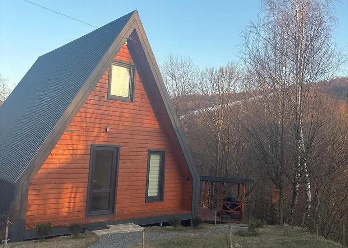 Pyramida House *