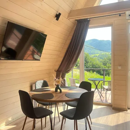 Pyramida House *