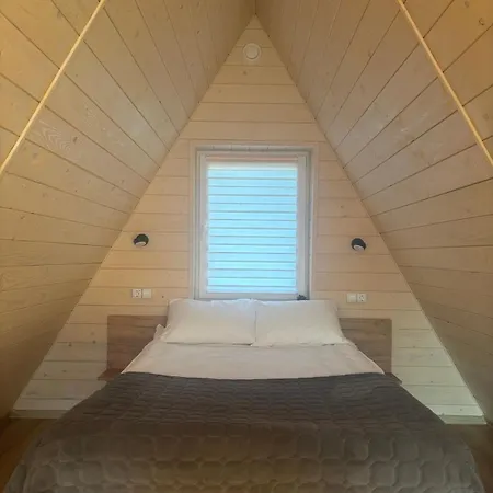 Pyramida House *